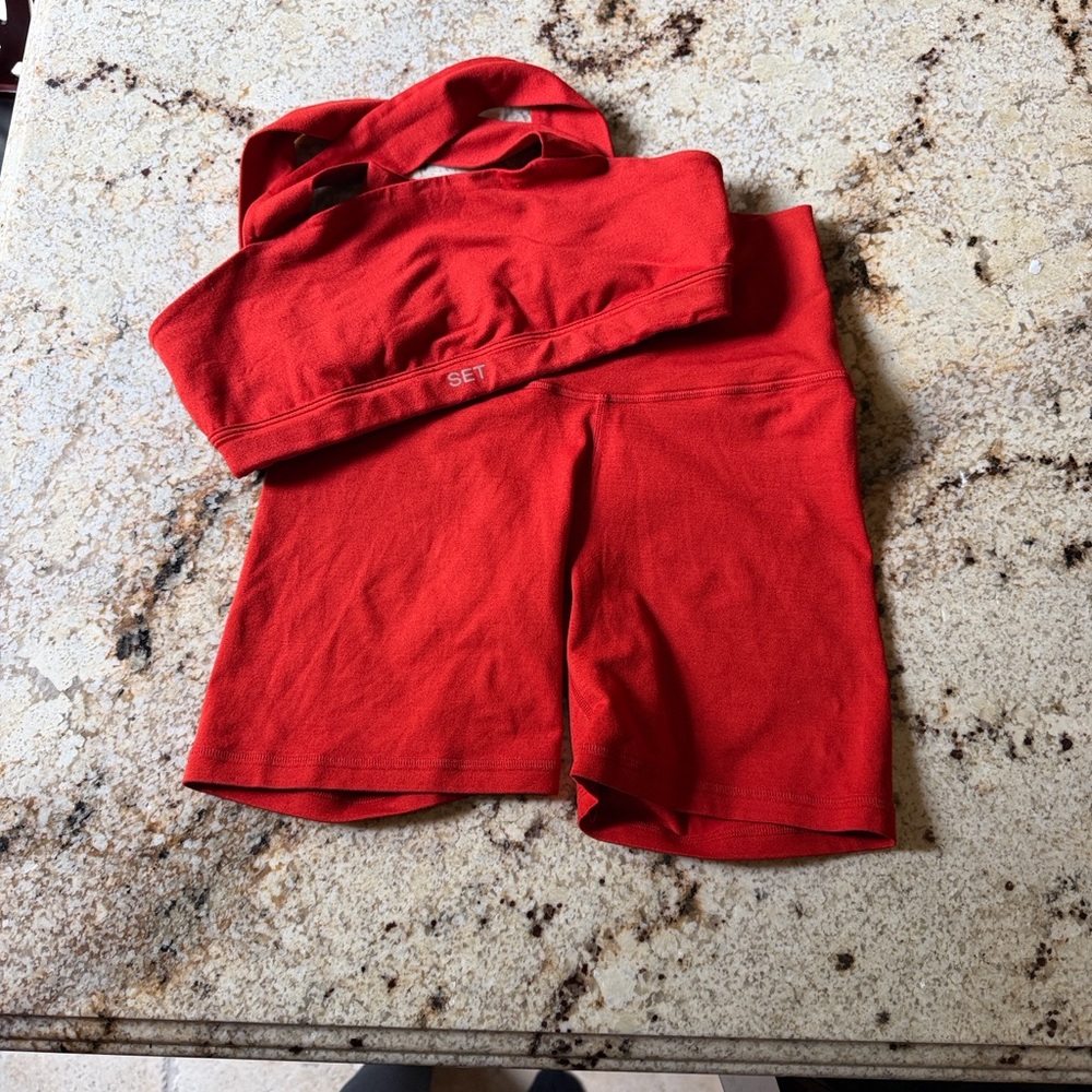 SET ACTIVE Burnt orange Two-Piece Active Set - Sports Bra & Shorts Size Small